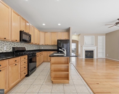 9135 Stonegarden Drive - Photo Thumbnail 11