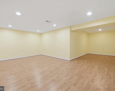 9135 Stonegarden Drive - Photo Thumbnail 30