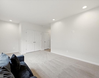 246 Norland Knoll - Photo Thumbnail 7