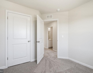 131 Willett Hollow Street - Photo Thumbnail 15