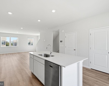 131 Willett Hollow Street - Photo Thumbnail 4
