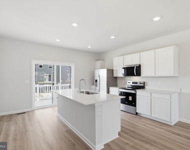 131 Willett Hollow Street - Photo Thumbnail 6
