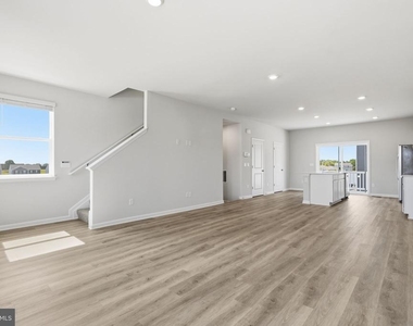 131 Willett Hollow Street - Photo Thumbnail 2
