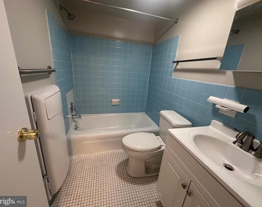 19 Canterbury Square - Photo Thumbnail 8