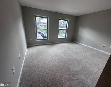 19 Canterbury Square - Photo Thumbnail 6