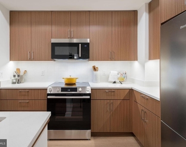 1055 N Fairfax Street - Photo Thumbnail 1