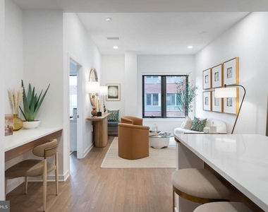 1055 N Fairfax Street - Photo Thumbnail 4