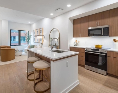 1055 N Fairfax Street - Photo Thumbnail 2