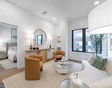 1055 N Fairfax Street - Photo Thumbnail 8