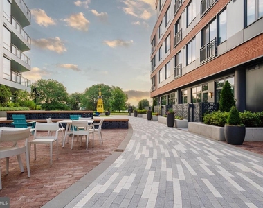 1055 N Fairfax Street - Photo Thumbnail 29