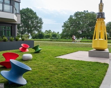 1055 N Fairfax Street - Photo Thumbnail 41