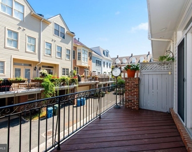9 Franklin Street - Photo Thumbnail 37