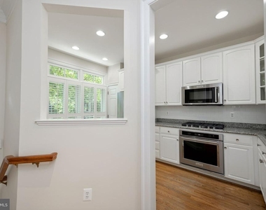 9 Franklin Street - Photo Thumbnail 7
