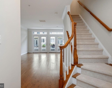 9 Franklin Street - Photo Thumbnail 6