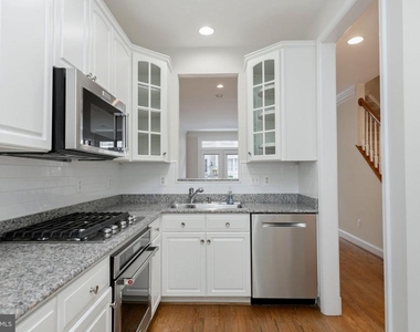 9 Franklin Street - Photo Thumbnail 11