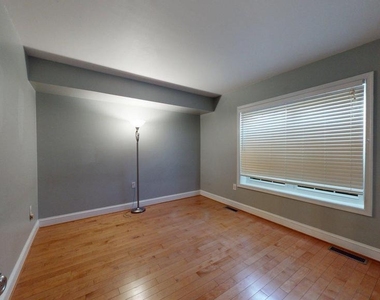 951 S Rolfe Street - Photo Thumbnail 11