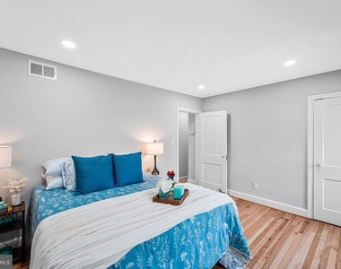 4782 21st Road N - Photo Thumbnail 11