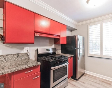 4225 N Henderson Road - Photo Thumbnail 8