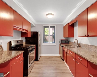 4225 N Henderson Road - Photo Thumbnail 5