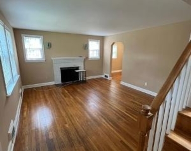 4724 7th Road N - Photo Thumbnail 5