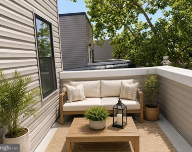 917 N 43rd Street - Photo Thumbnail 8