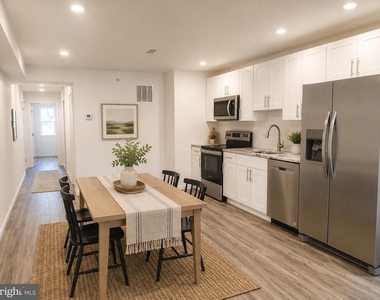 917 N 43rd Street - Photo Thumbnail 2