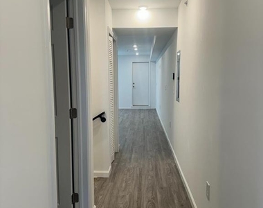 917 N 43rd Street - Photo Thumbnail 7