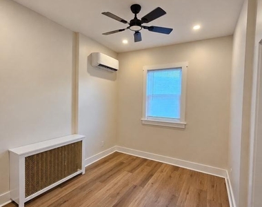 2525 E Madison Street - Photo Thumbnail 16