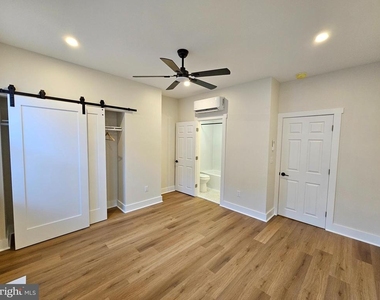 2525 E Madison Street - Photo Thumbnail 8