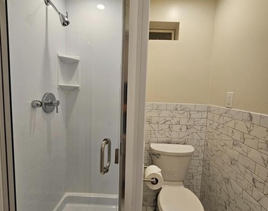 2525 E Madison Street - Photo Thumbnail 15