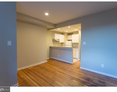 413 S 11th Street - Photo Thumbnail 4