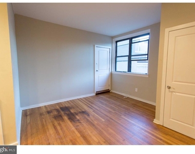 413 S 11th Street - Photo Thumbnail 3