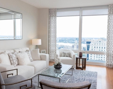 204 W Washington Square - Photo Thumbnail 15