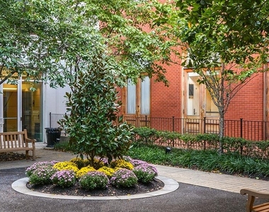 204 W Washington Square - Photo Thumbnail 25