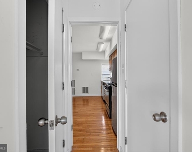 4307 Locust Street - Photo Thumbnail 10