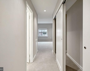 875 Sansom Street - Photo Thumbnail 27