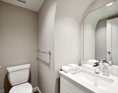 875 Sansom Street - Photo Thumbnail 12