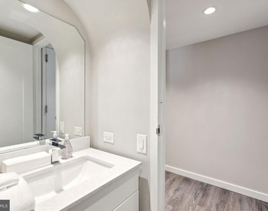 875 Sansom Street - Photo Thumbnail 13