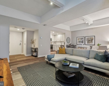 875 Sansom Street - Photo Thumbnail 1