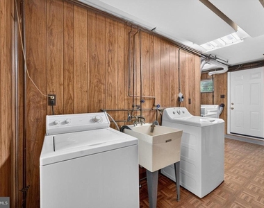 2261 Strahle Street - Photo Thumbnail 14