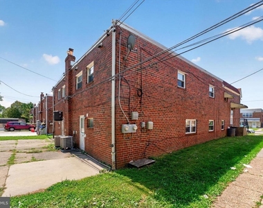2261 Strahle Street - Photo Thumbnail 16