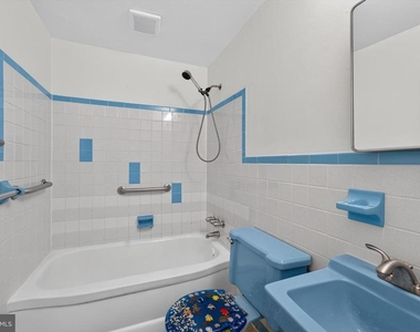 2261 Strahle Street - Photo Thumbnail 13
