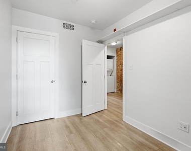 651 N 33rd Street - Photo Thumbnail 4