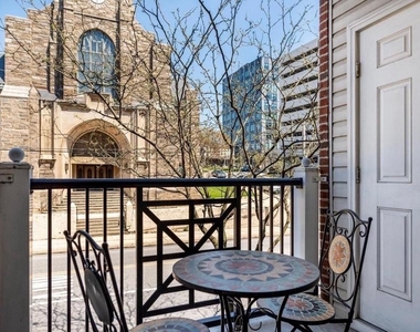 200 W Elm Street - Photo Thumbnail 1