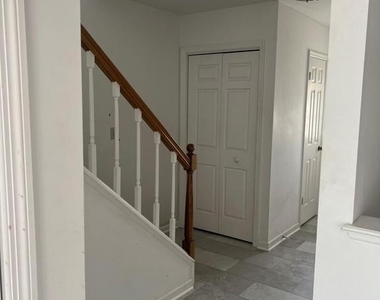 975 Byers Avenue - Photo Thumbnail 6