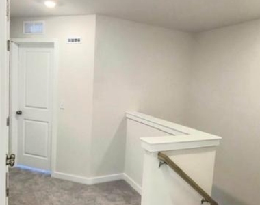 242 Talucci Drive - Photo Thumbnail 28