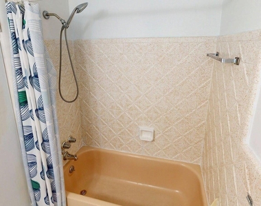 1225 Island Drive - Photo Thumbnail 12