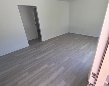 672 Linda Vista Drive - Photo Thumbnail 6