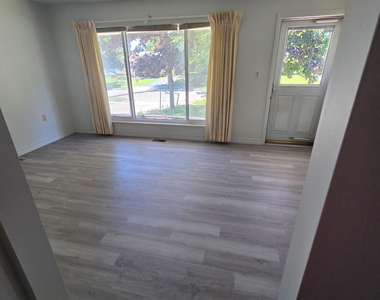 672 Linda Vista Drive - Photo Thumbnail 7