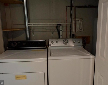 3131 Clive Avenue - Photo Thumbnail 5